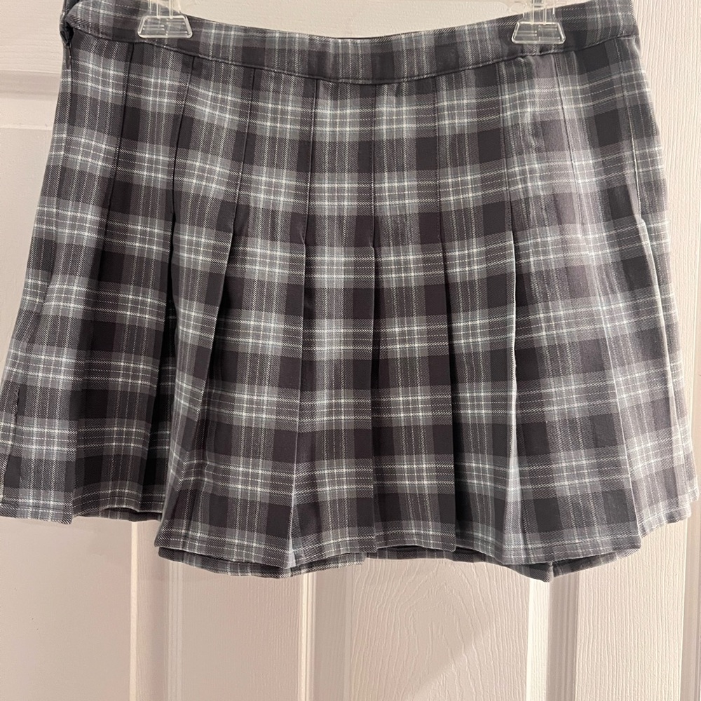 Aeropostale plaid pleated mini skirt gray blue size large